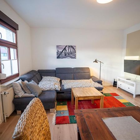 Appartement Haus Unterm Mammutbaum - Elberadweg à Magdebourg Extérieur photo