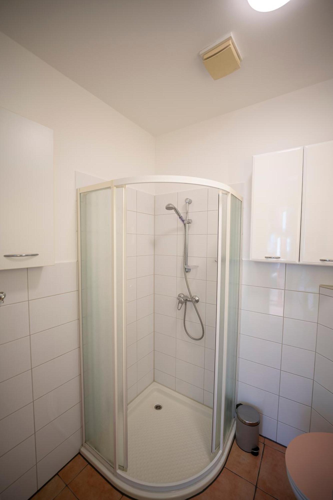 Appartement Haus Unterm Mammutbaum - Elberadweg à Magdebourg Extérieur photo