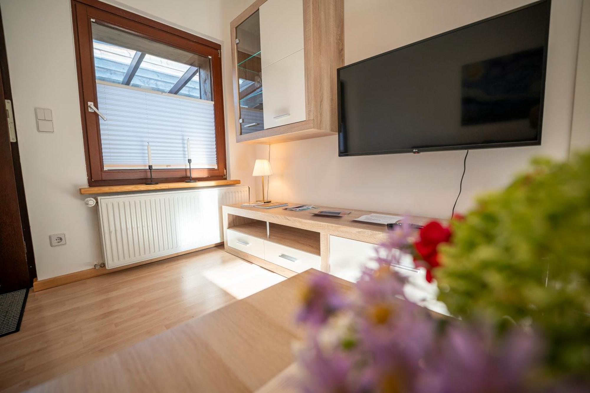 Appartement Haus Unterm Mammutbaum - Elberadweg à Magdebourg Extérieur photo